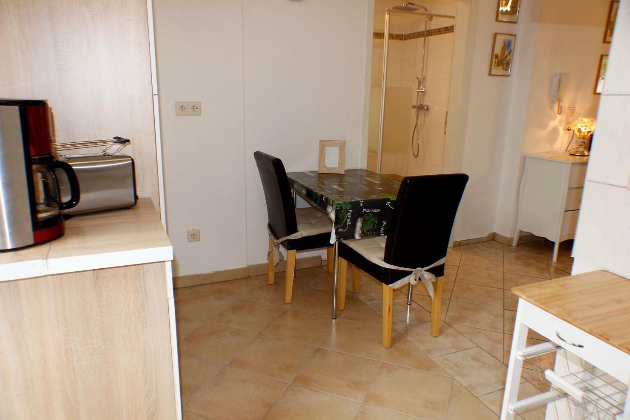 Apartments Zum Henker クヴェードリンブルク エクステリア 写真