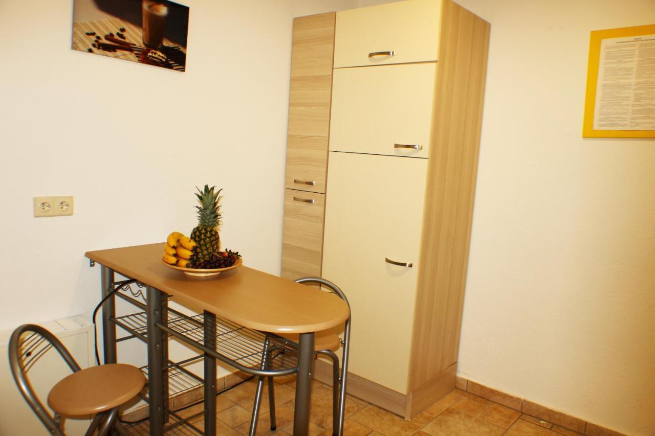 Apartments Zum Henker クヴェードリンブルク エクステリア 写真